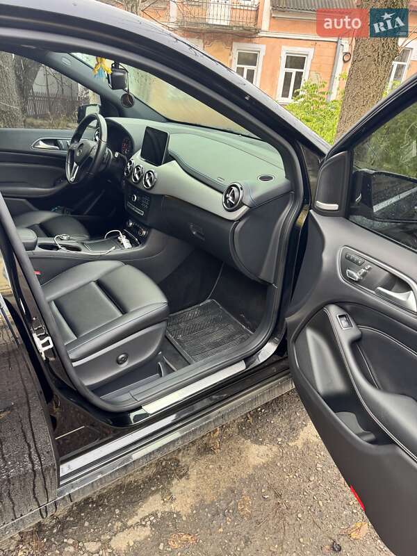 Хэтчбек Mercedes-Benz B-Class 2017 в Черновцах фото 6 Хэтчбек Mercedes-Benz B-Class 2017 в Черновцах