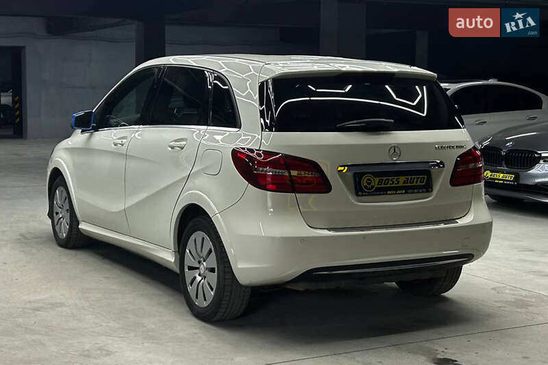 Хэтчбек Mercedes-Benz B-Class 2015 в Черновцах фото 4 Хэтчбек Mercedes-Benz B-Class 2015 в Черновцах