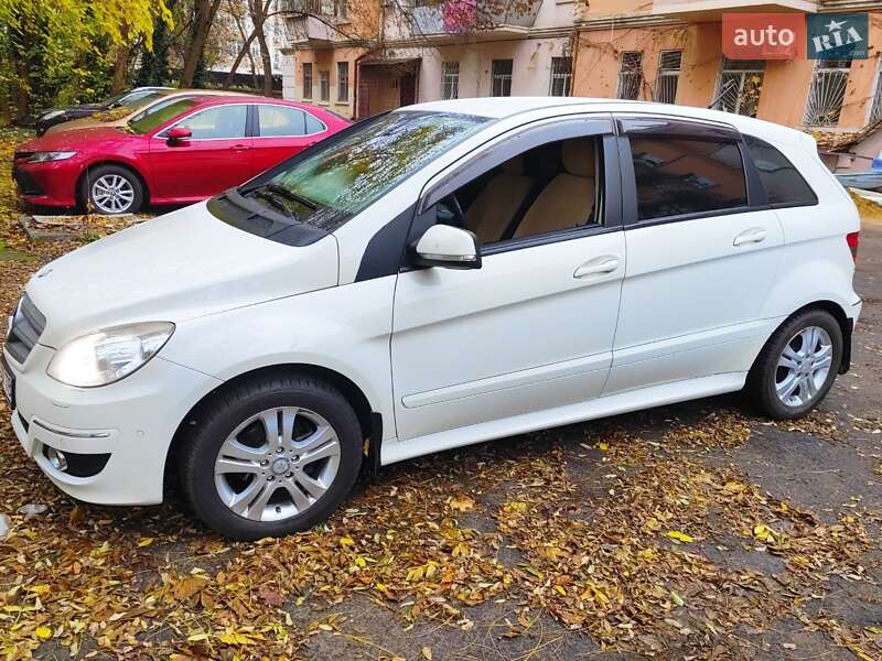 Mercedes-Benz B-Class 2011 Mercedes-Benz B-Class 2011