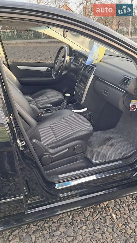 Хэтчбек Mercedes-Benz B-Class 2005 в Нововолынске