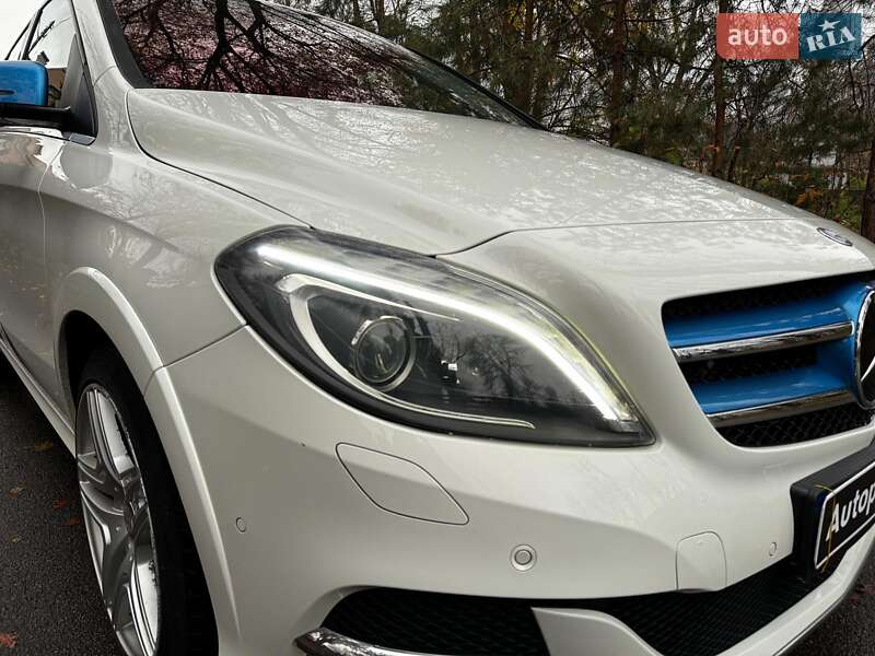 Хэтчбек Mercedes-Benz B-Class 2015 в Киеве