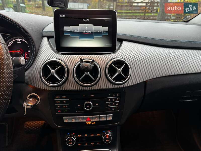 Хэтчбек Mercedes-Benz B-Class 2015 в Киеве