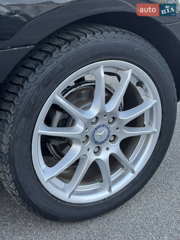 Хетчбек Mercedes-Benz B-Class 2011 в Києві фото 8 Хетчбек Mercedes-Benz B-Class 2011 в Києві