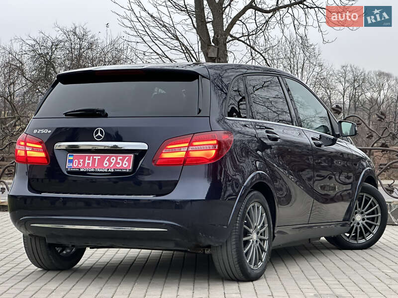 Хэтчбек Mercedes-Benz B-Class 2016 в Дрогобыче