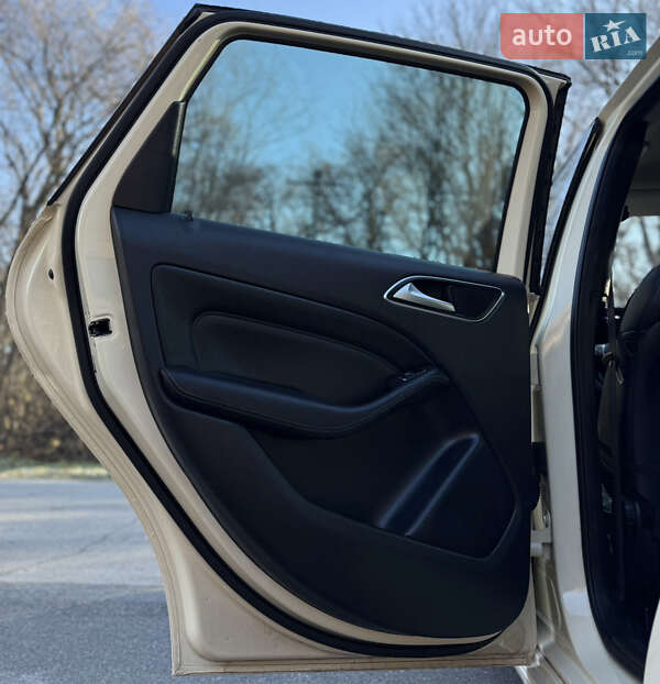 Хэтчбек Mercedes-Benz B-Class 2014 в Киеве фото 8 Хэтчбек Mercedes-Benz B-Class 2014 в Киеве
