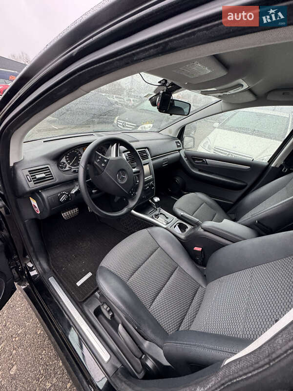 Хэтчбек Mercedes-Benz B-Class 2010 в Киеве фото 12 Хэтчбек Mercedes-Benz B-Class 2010 в Киеве
