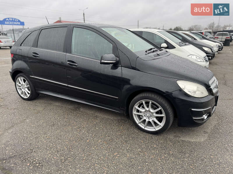Хетчбек Mercedes-Benz B-Class 2011 в Києві фото 6 Хетчбек Mercedes-Benz B-Class 2011 в Києві