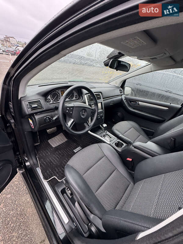 Хетчбек Mercedes-Benz B-Class 2011 в Києві фото 12 Хетчбек Mercedes-Benz B-Class 2011 в Києві