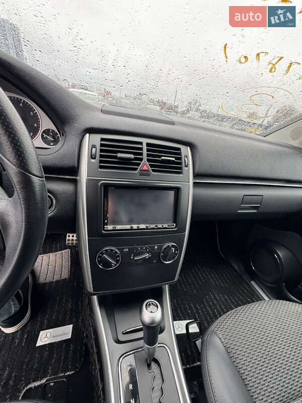Хетчбек Mercedes-Benz B-Class 2011 в Києві фото 14 Хетчбек Mercedes-Benz B-Class 2011 в Києві