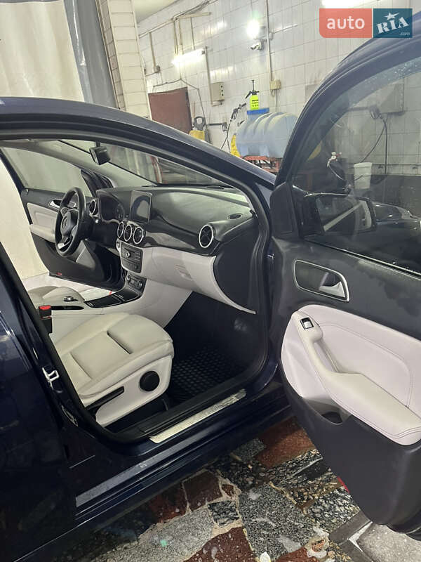 Хетчбек Mercedes-Benz B-Class 2017 в Запоріжжі фото 10 Хетчбек Mercedes-Benz B-Class 2017 в Запоріжжі