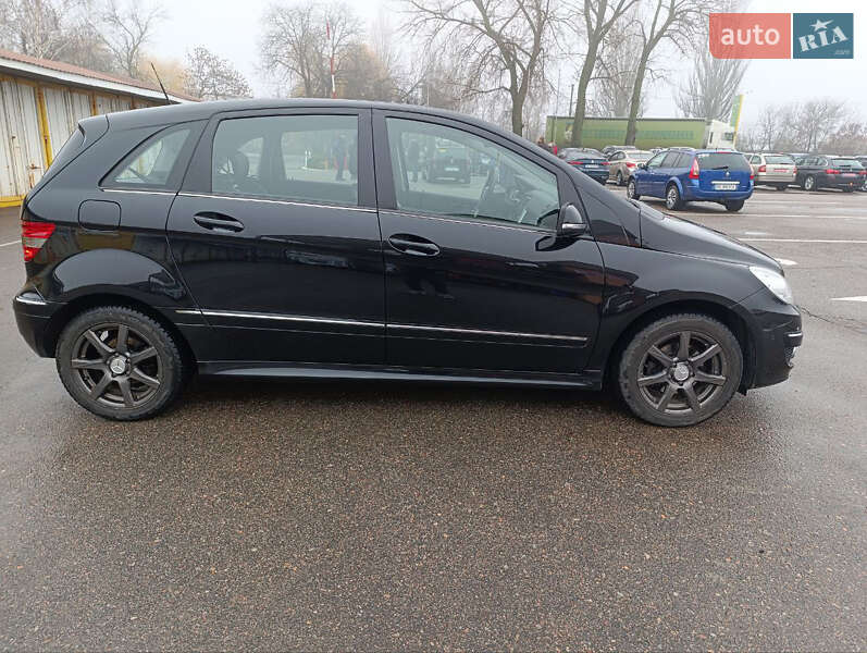 Хэтчбек Mercedes-Benz B-Class 2009 в Первомайске фото 48 Хэтчбек Mercedes-Benz B-Class 2009 в Первомайске