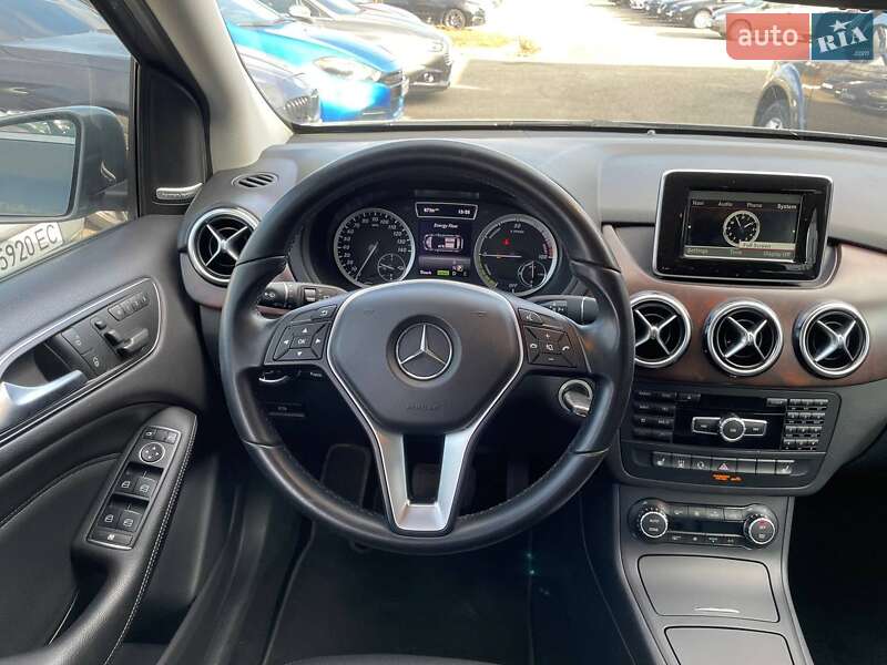 Хэтчбек Mercedes-Benz B-Class 2014 в Киеве