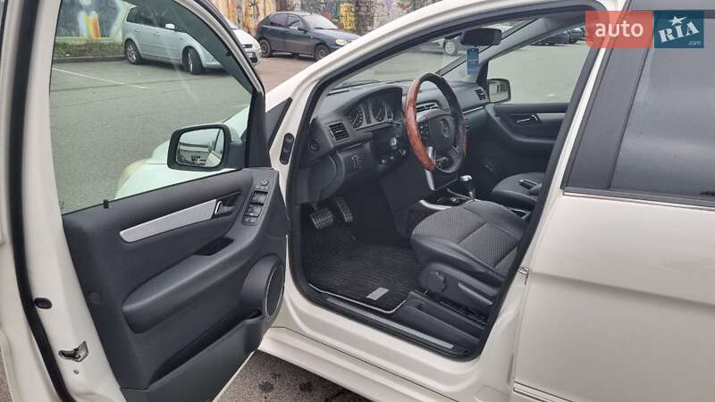 Хетчбек Mercedes-Benz B-Class 2010 в Києві фото 4 Хетчбек Mercedes-Benz B-Class 2010 в Києві