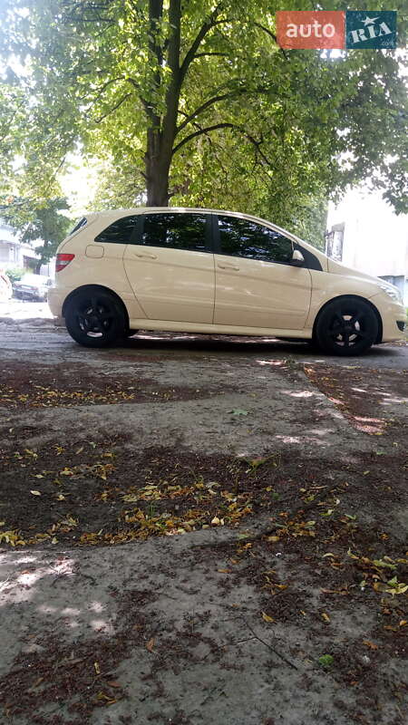 Хэтчбек Mercedes-Benz B-Class 2011 в Львове фото 5 Хэтчбек Mercedes-Benz B-Class 2011 в Львове