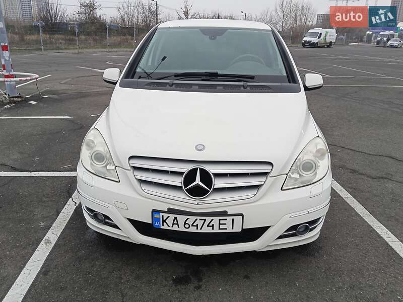 Mercedes-Benz B-Class 2011