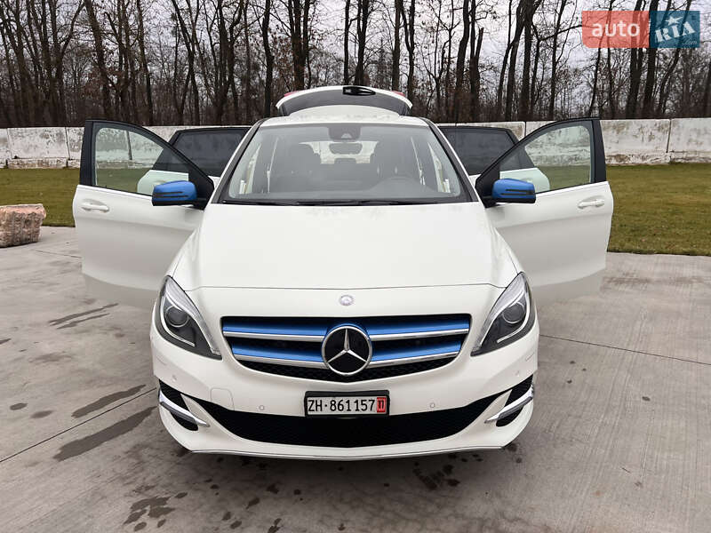 Хэтчбек Mercedes-Benz B-Class 2015 в Луцке фото 7 Хэтчбек Mercedes-Benz B-Class 2015 в Луцке