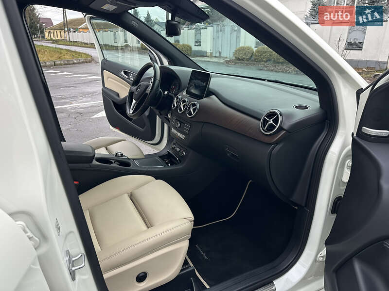 Хэтчбек Mercedes-Benz B-Class 2017 в Виннице
