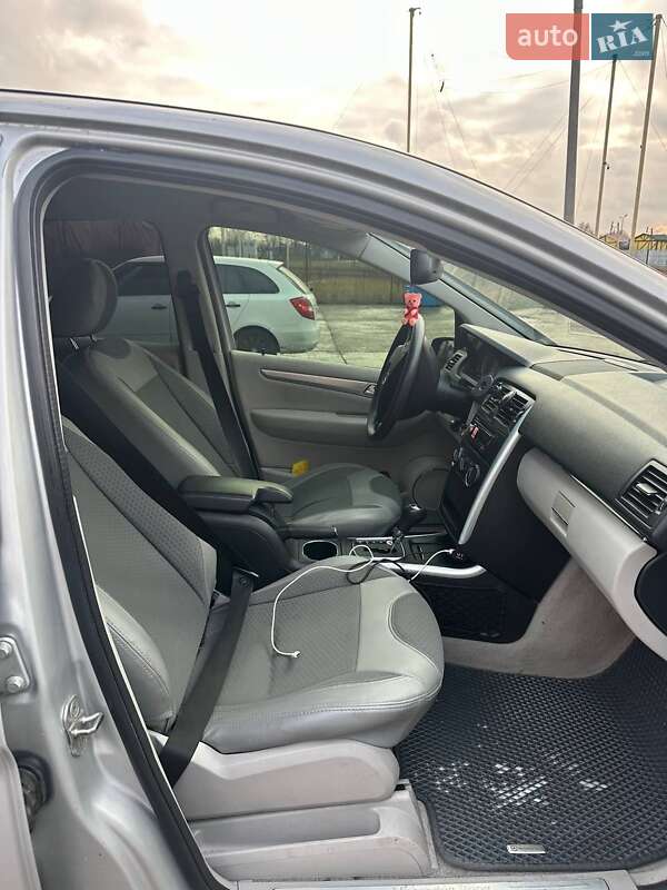 Хэтчбек Mercedes-Benz B-Class 2009 в Киеве фото 8 Хэтчбек Mercedes-Benz B-Class 2009 в Киеве