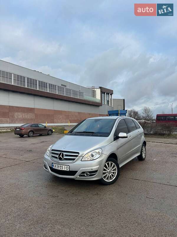 Хэтчбек Mercedes-Benz B-Class 2009 в Киеве фото Хэтчбек Mercedes-Benz B-Class 2009 в Киеве