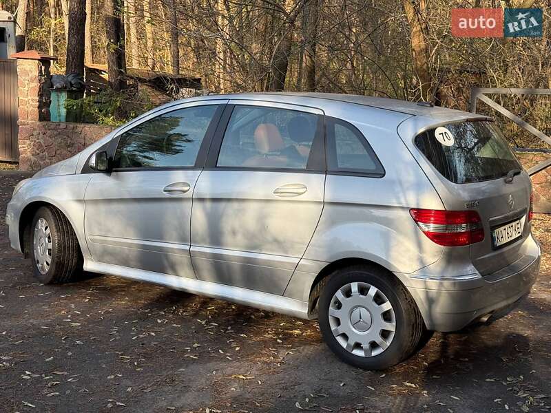 Хетчбек Mercedes-Benz B-Class 2010 в Києві фото 5 Хетчбек Mercedes-Benz B-Class 2010 в Києві