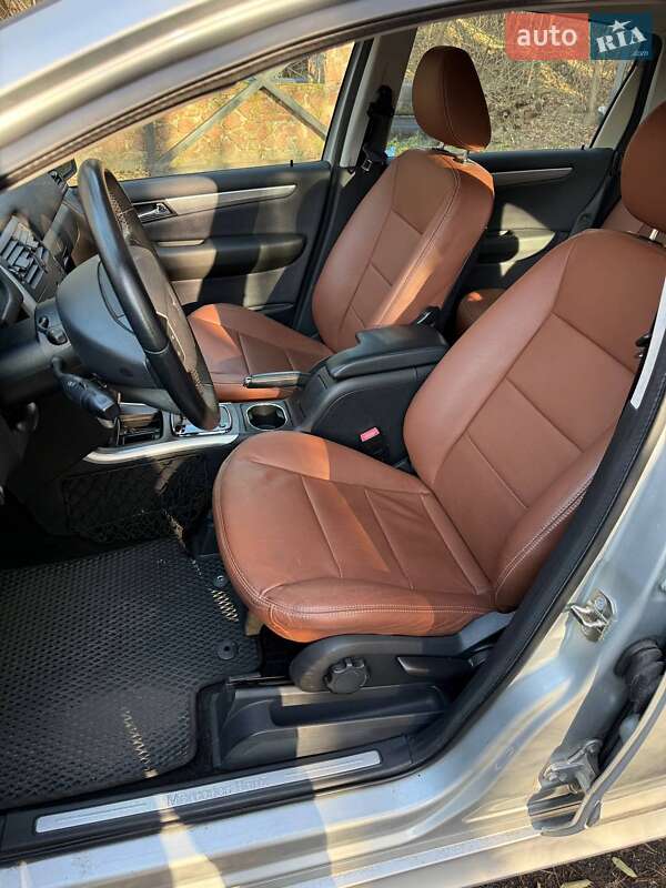 Хетчбек Mercedes-Benz B-Class 2010 в Києві фото 12 Хетчбек Mercedes-Benz B-Class 2010 в Києві