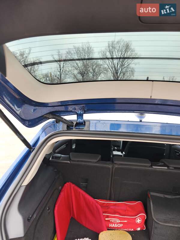 Хетчбек Mercedes-Benz B-Class 2010 в Києві фото 15 Хетчбек Mercedes-Benz B-Class 2010 в Києві