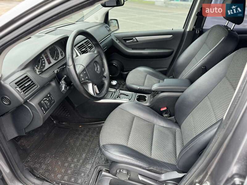 Хетчбек Mercedes-Benz B-Class 2010 в Дніпрі