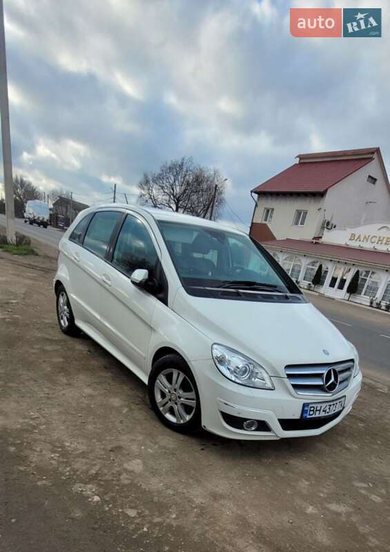 Mercedes-Benz B-Class 2011