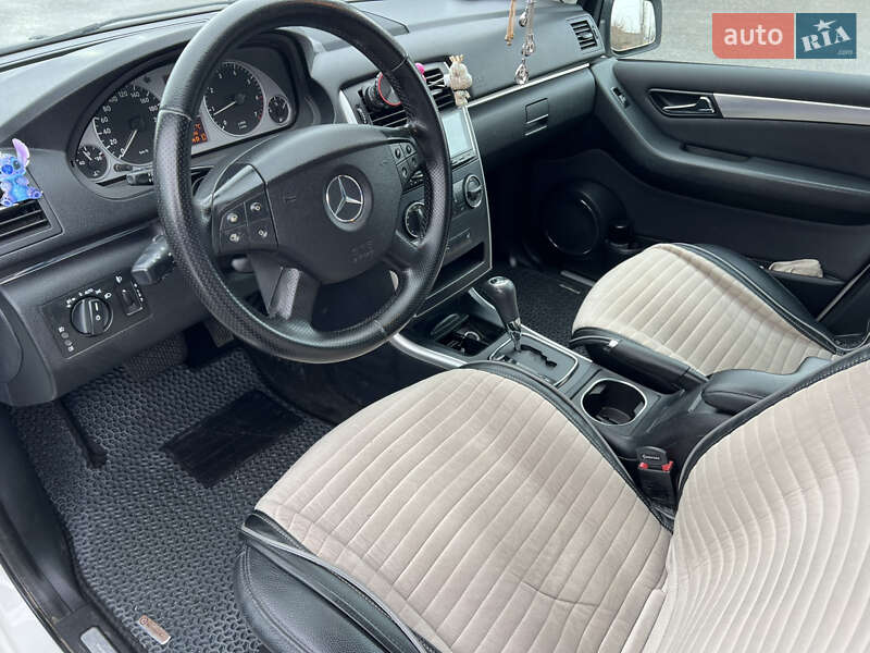 Хэтчбек Mercedes-Benz B-Class 2010 в Николаеве фото 8 Хэтчбек Mercedes-Benz B-Class 2010 в Николаеве