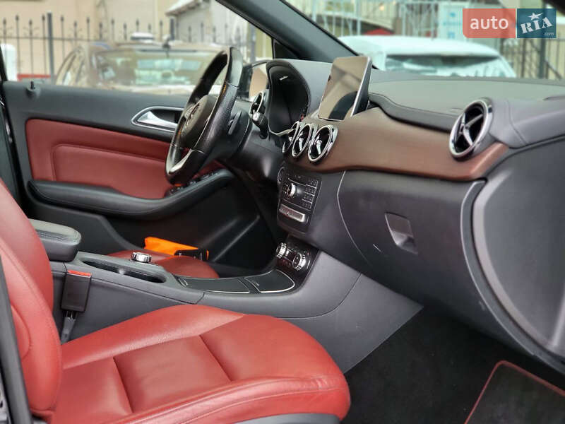 Хэтчбек Mercedes-Benz B-Class 2015 в Киеве