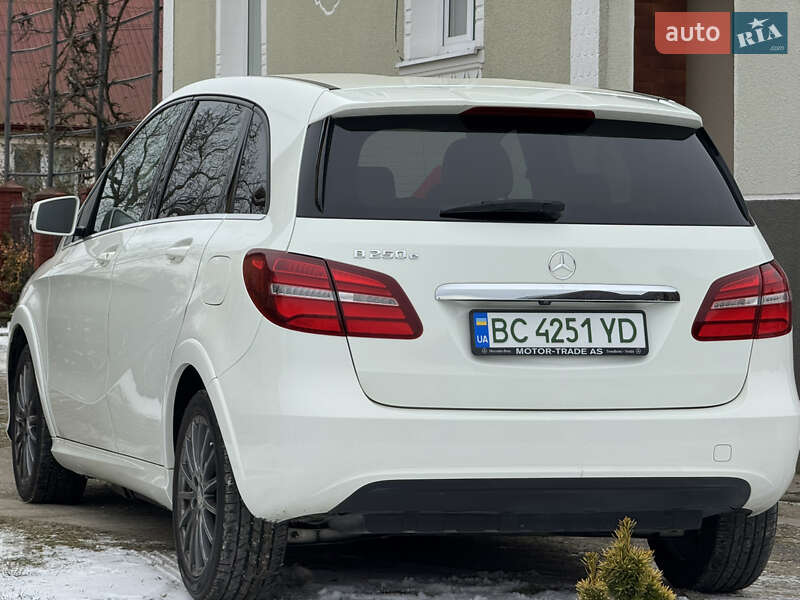 Хэтчбек Mercedes-Benz B-Class 2016 в Дрогобыче