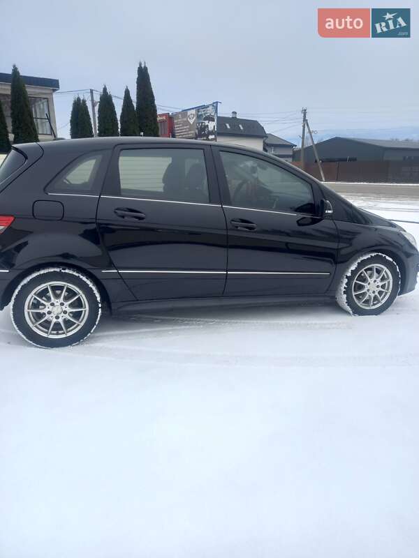 Хэтчбек Mercedes-Benz B-Class 2011 в Тячеве