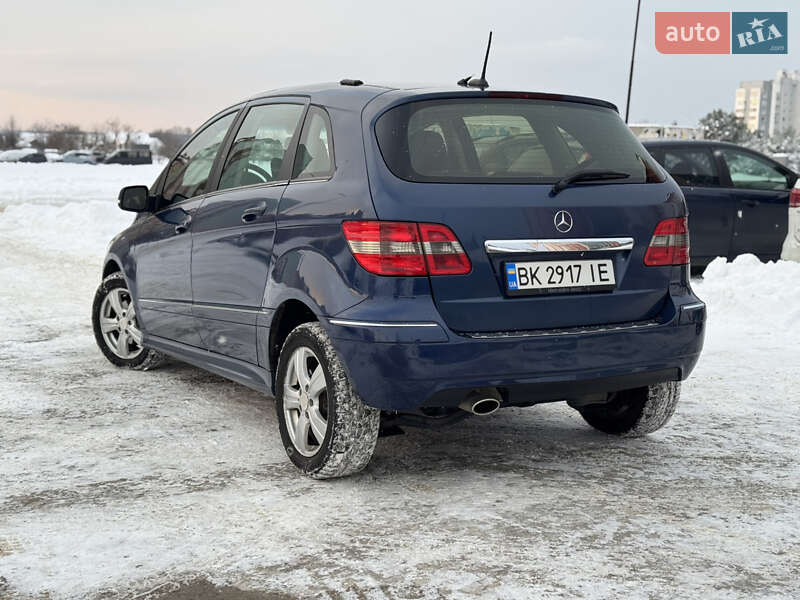 Хэтчбек Mercedes-Benz B-Class 2011 в Вараше
