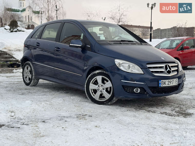 Хэтчбек Mercedes-Benz B-Class 2011 в Вараше