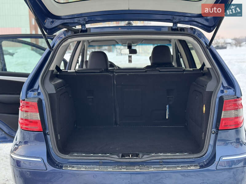Хэтчбек Mercedes-Benz B-Class 2011 в Вараше