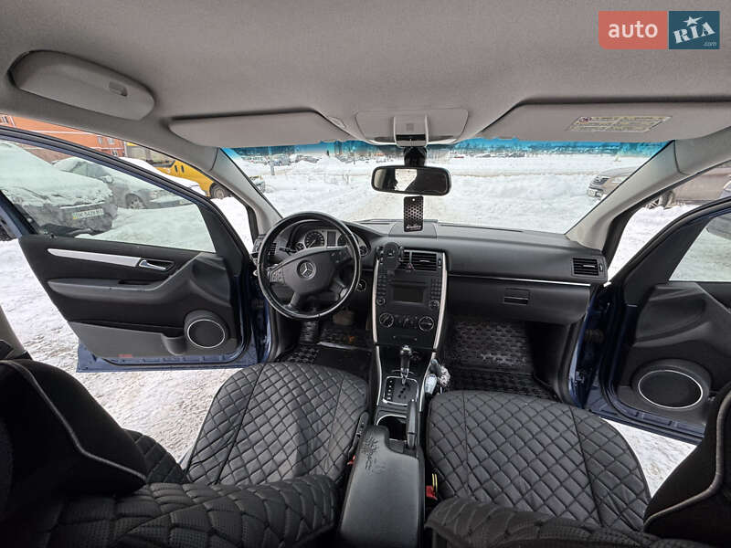 Хэтчбек Mercedes-Benz B-Class 2011 в Вараше