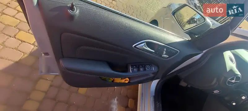 Mercedes-Benz B-Class 2015 VIN WDD2428901J007260 фото оголошення 23 з 60