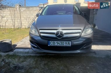 Хетчбек Mercedes-Benz B-Class 2015 в Чернігові