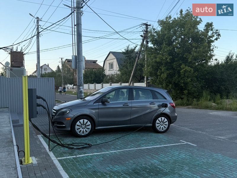 Хетчбек Mercedes-Benz B-Class 2016 в Житомирі