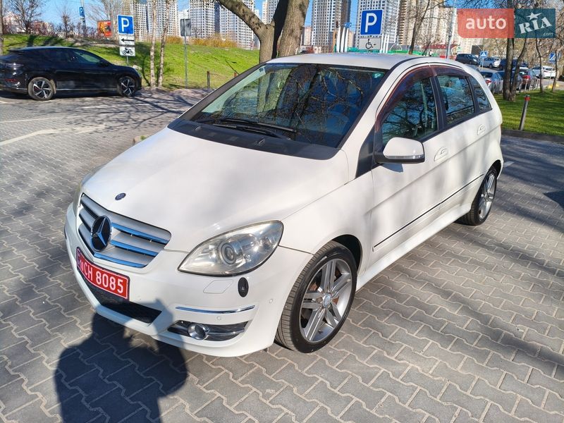Mercedes-Benz B-Class 2011