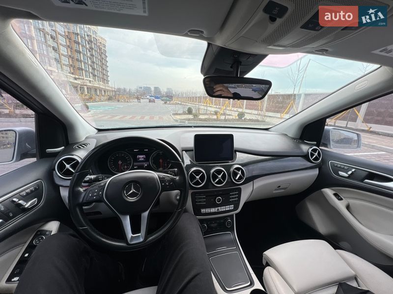 Хэтчбек Mercedes-Benz B-Class 2016 в Софиевской Борщаговке