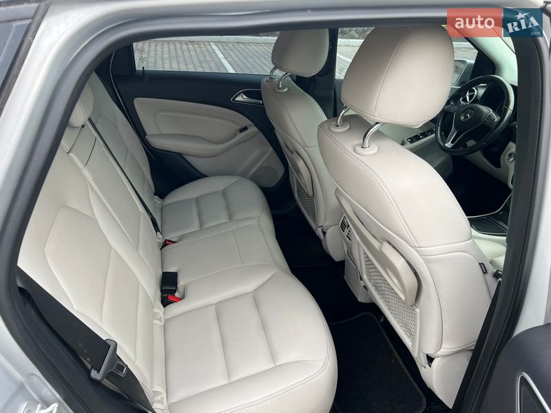 Хэтчбек Mercedes-Benz B-Class 2016 в Софиевской Борщаговке