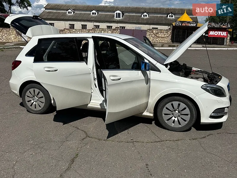 Mercedes-Benz B-Class 2015 VIN WDD2428901J005501 фото оголошення 3 з 59