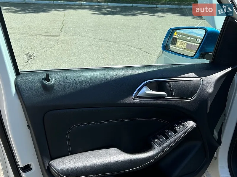 Mercedes-Benz B-Class 2015 VIN WDD2428901J005501 фото оголошення 12 з 59