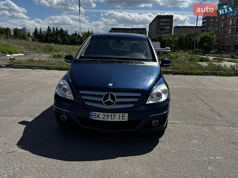 Mercedes-Benz B-Class 2011