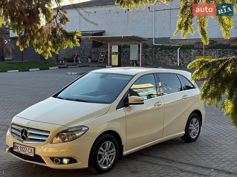 Mercedes-Benz B-Class 2013