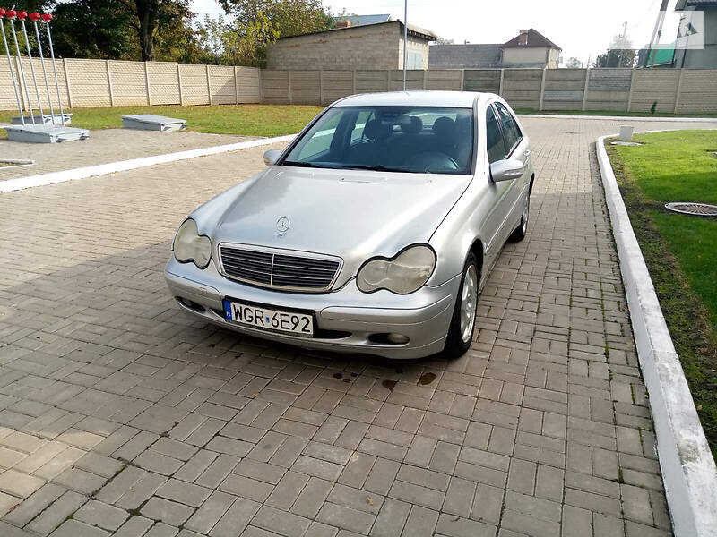 Mercedes-Benz C 200