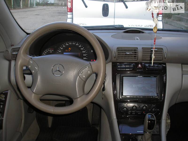 Седан Mercedes-Benz C-Class 2004 в Львове