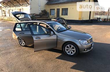 Универсал Mercedes-Benz C-Class 2010 в Черновцах