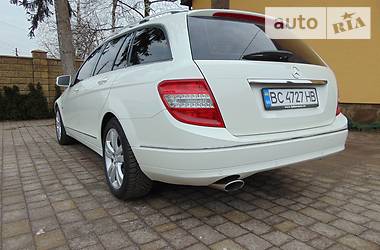 Универсал Mercedes-Benz C-Class 2010 в Львове